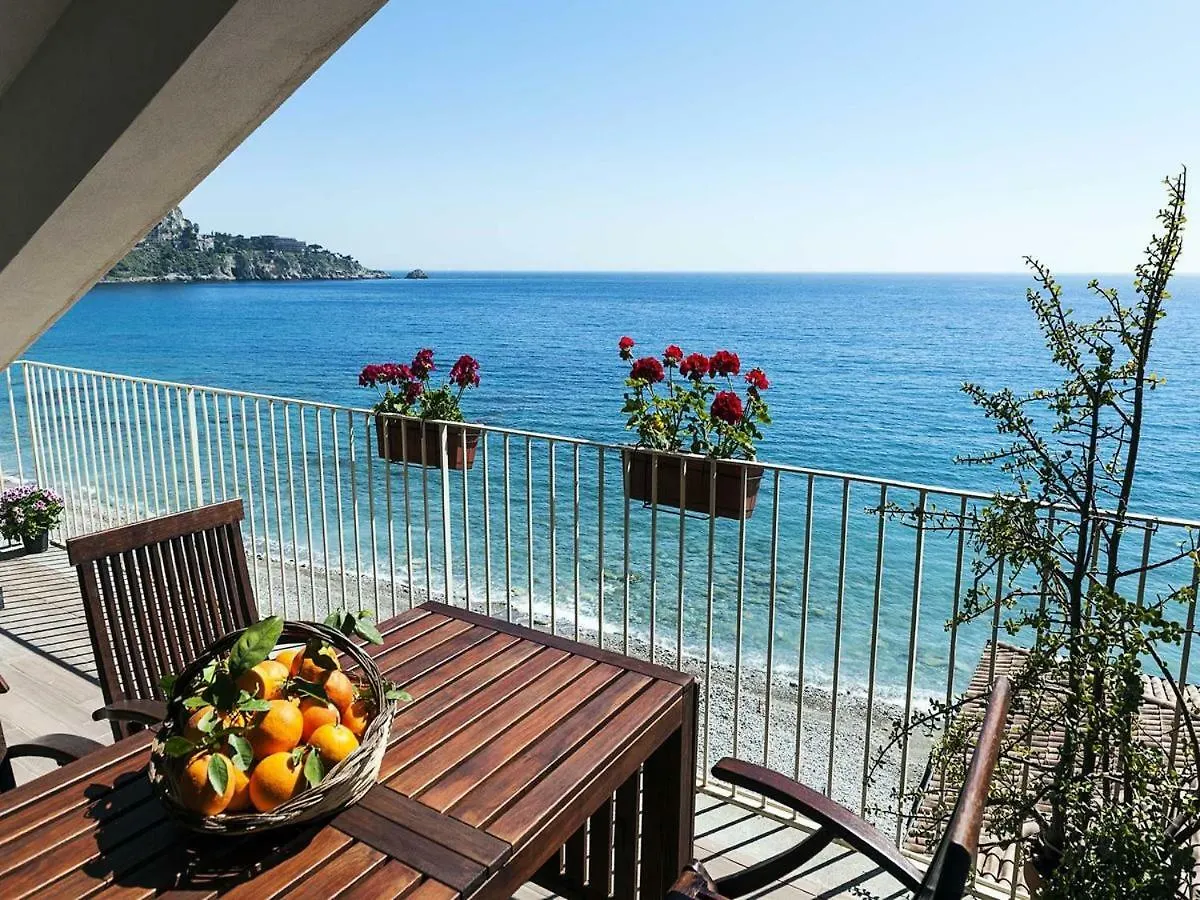 Taormina Stationhouse Apartment